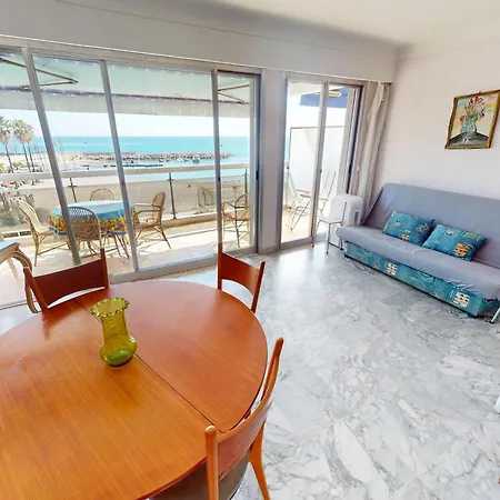 Grand Avec Terrasse Proche Centre Et Plages - Fr-1-196-374 *