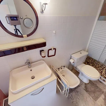 Grand Climatisé Avec Terrasse Près Du Centre Et Des Plages - Fr-1-196-374 Rocabruna