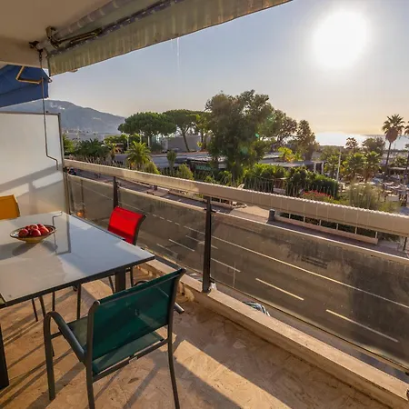 Grand Climatisé Avec Terrasse Près Du Centre Et Des Plages - Fr-1-196-374 * Rocabruna